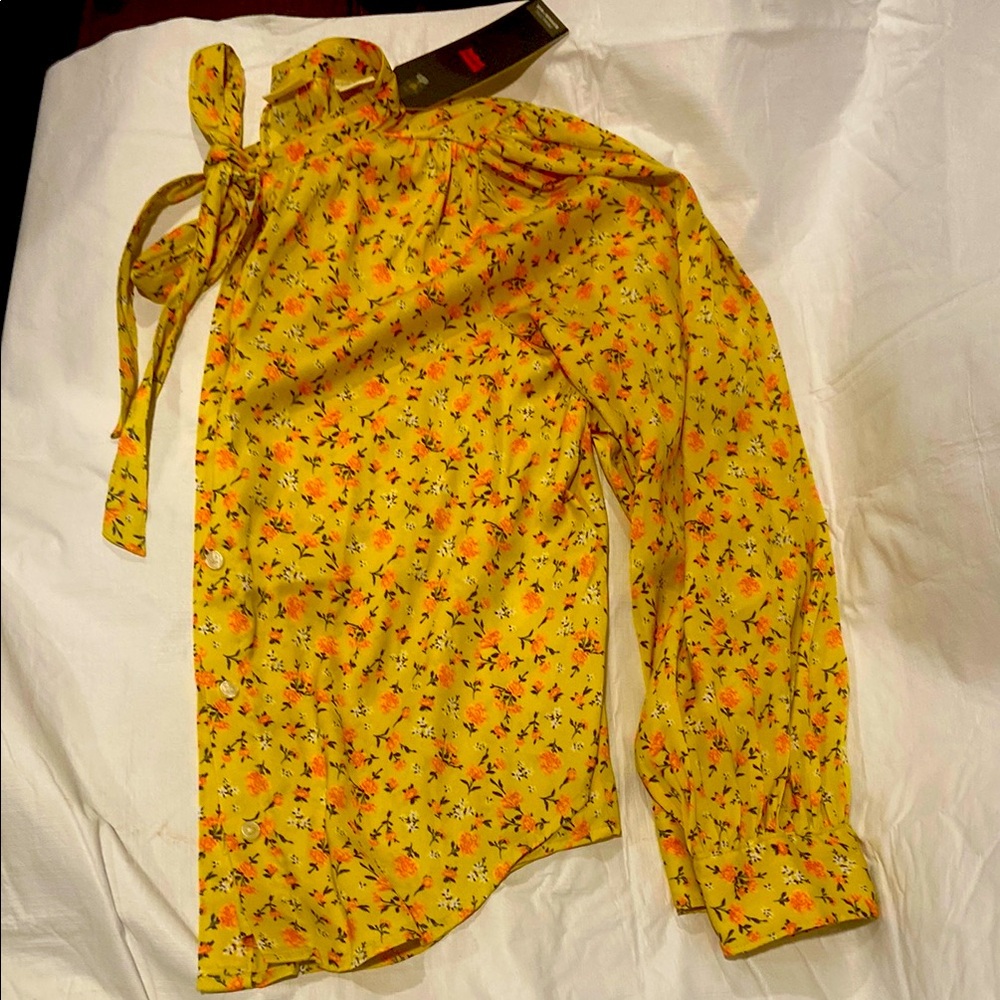 Levi’s Button Down Floral Yellow Shirt